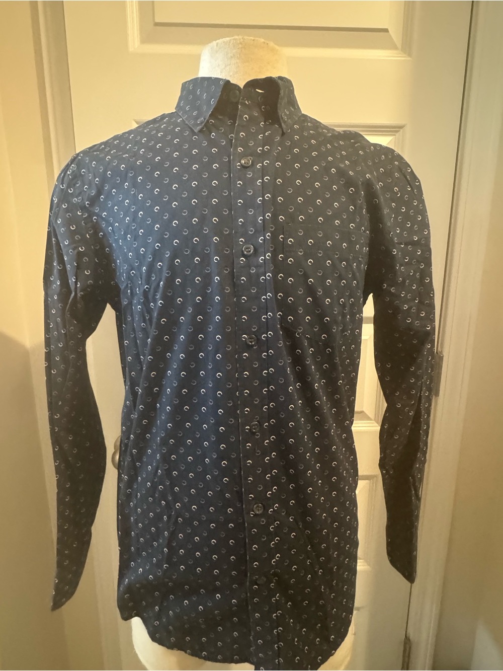 Men's Old Navy Printed Shirt with Subtle Repeating Pattern Slim Fit Size Medium